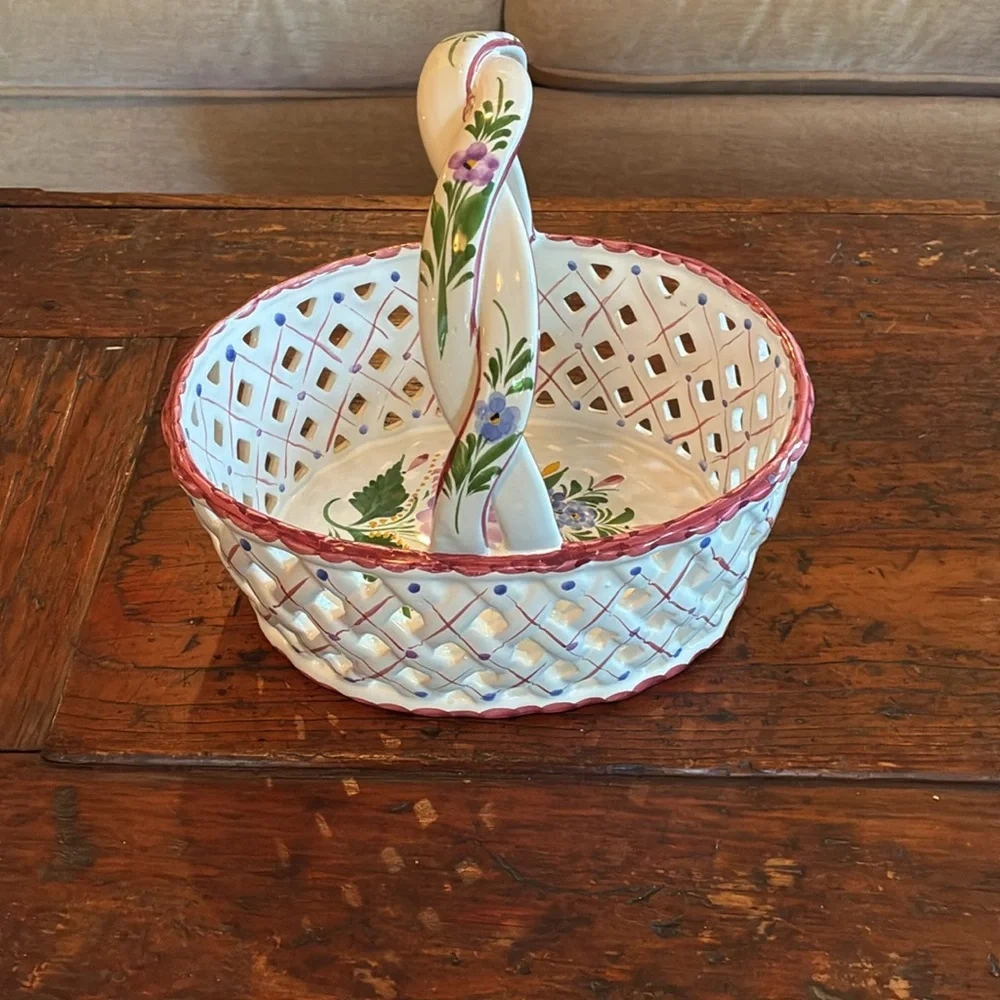 Vintage Portuguese Pottery Floral Ceramic Basket with Pink Trim - Picture 3 of 10